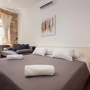 Lux Cindro In Center Apartment Split